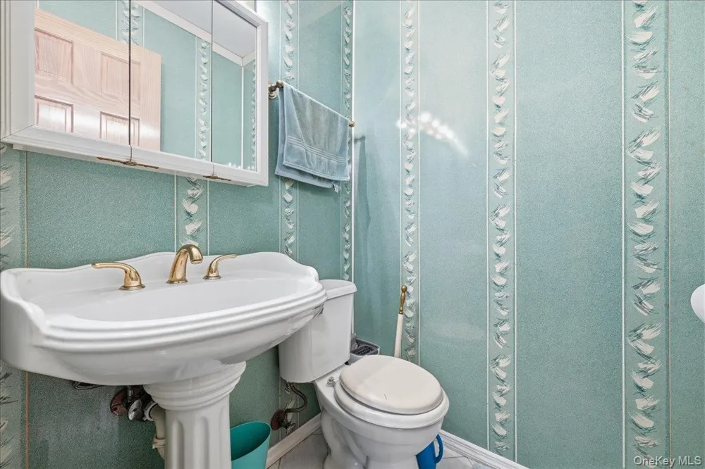 120 Bruce Terrace Mineola, NY 11501