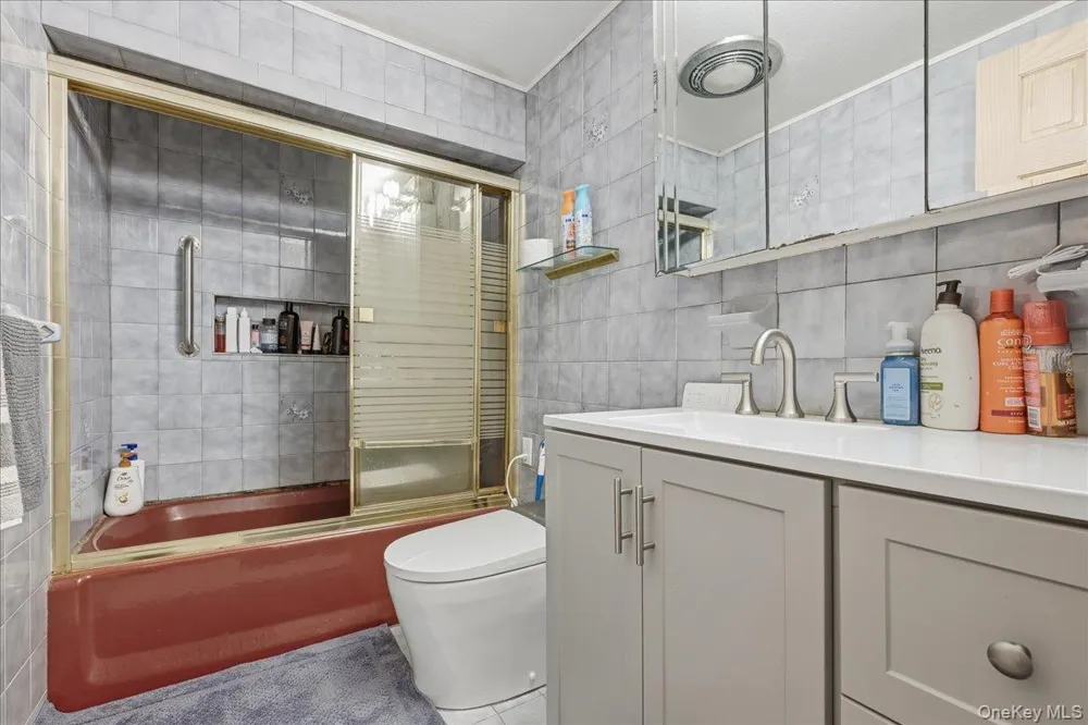 120 Bruce Terrace Mineola, NY 11501
