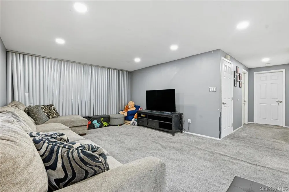 120 Bruce Terrace Mineola, NY 11501