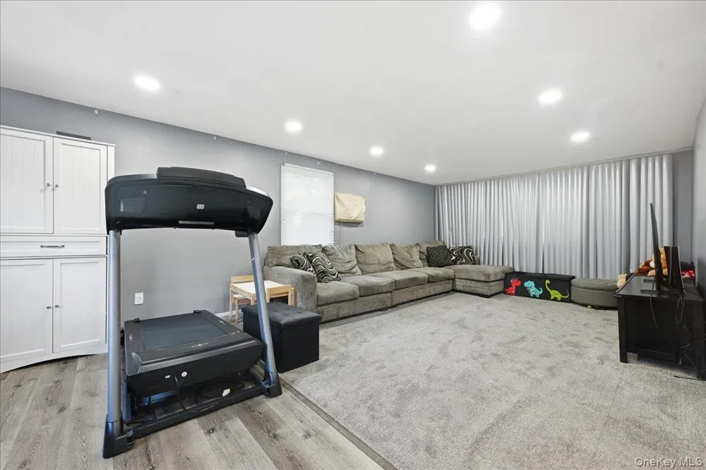 120 Bruce Terrace Mineola, NY 11501