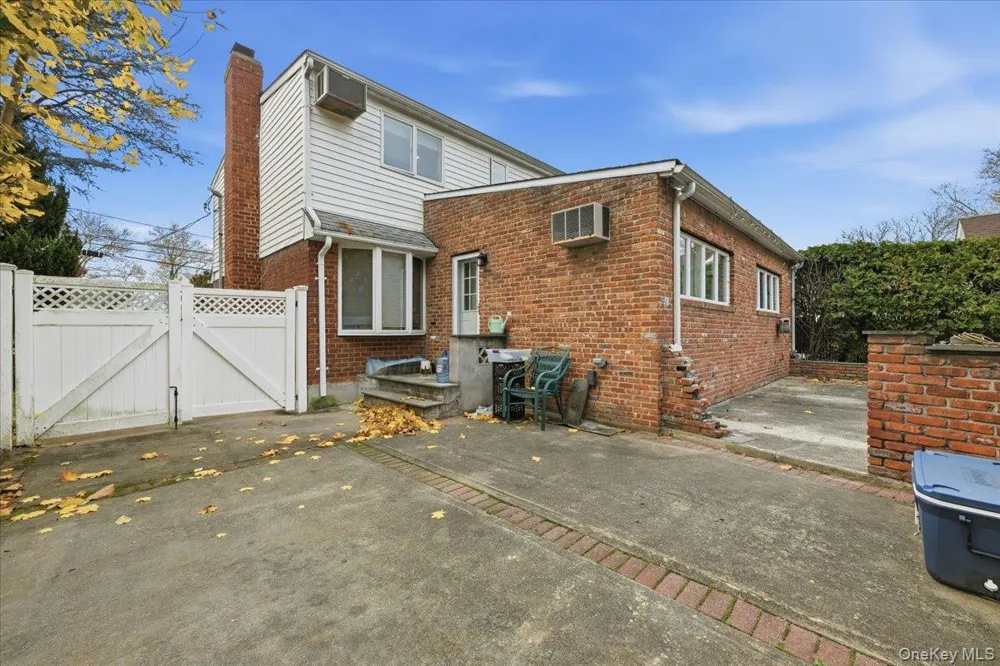 120 Bruce Terrace Mineola, NY 11501