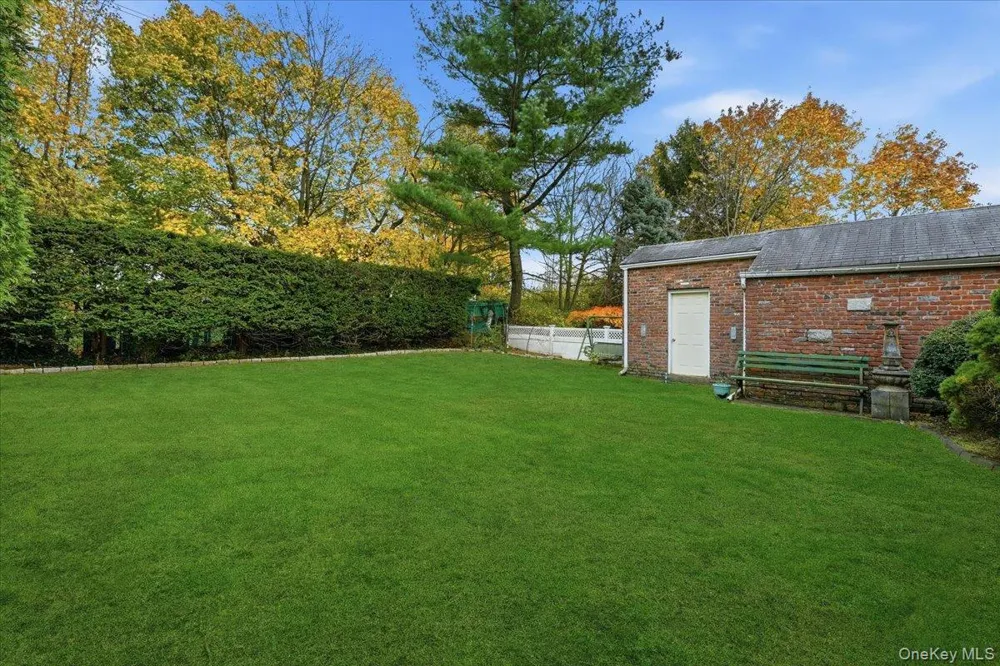 120 Bruce Terrace Mineola, NY 11501