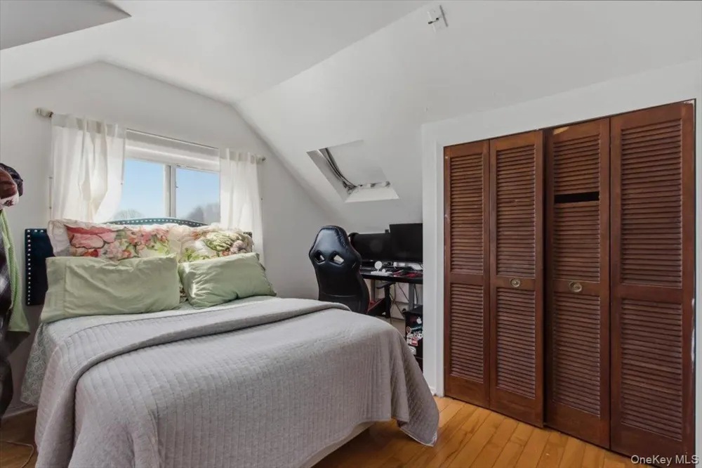 129 Gailmore Drive Yonkers, NY 10710