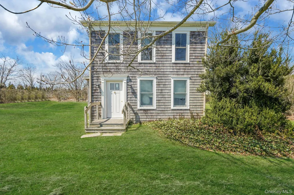 5528 Sound Avenue Riverhead, NY 11901