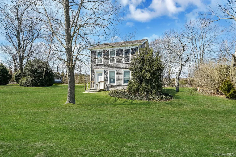 5528 Sound Avenue Riverhead, NY 11901