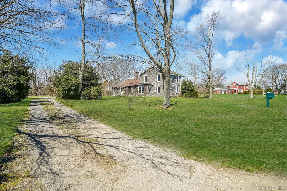 5528 Sound Avenue Riverhead, NY 11901