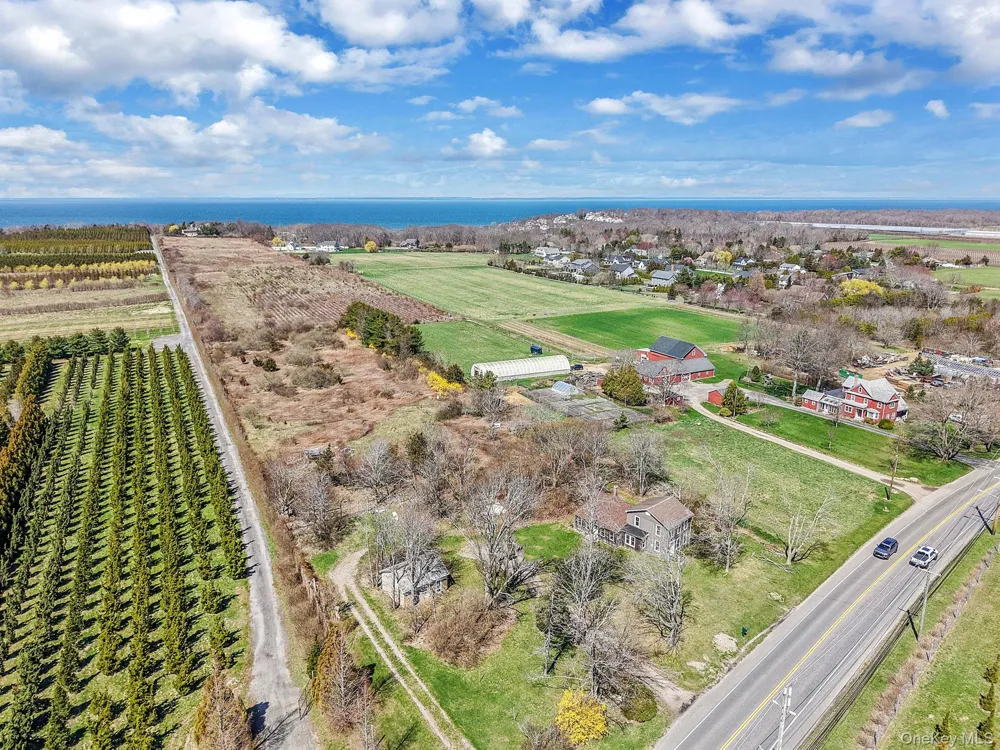 5528 Sound Avenue Riverhead, NY 11901