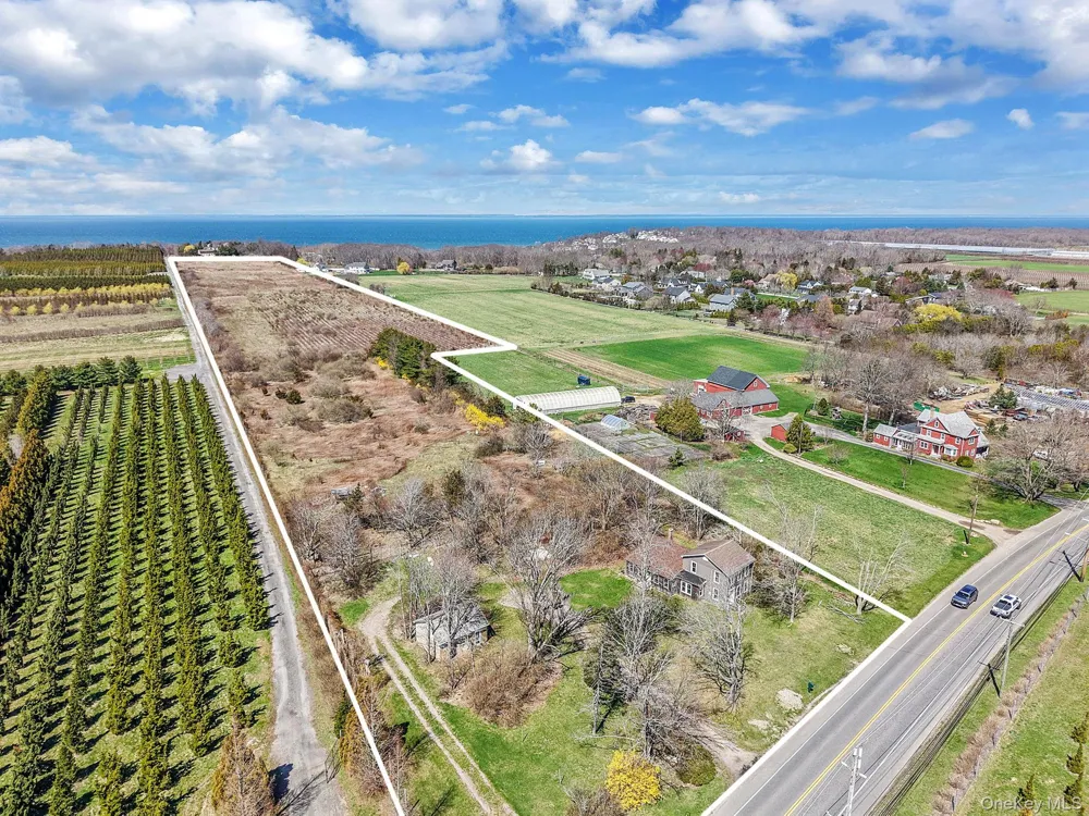 5528 Sound Avenue Riverhead, NY 11901