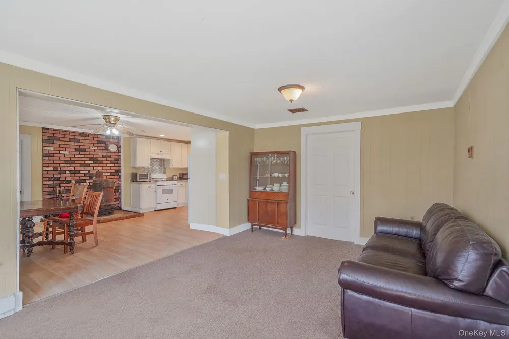 5528 Sound Avenue Riverhead, NY 11901