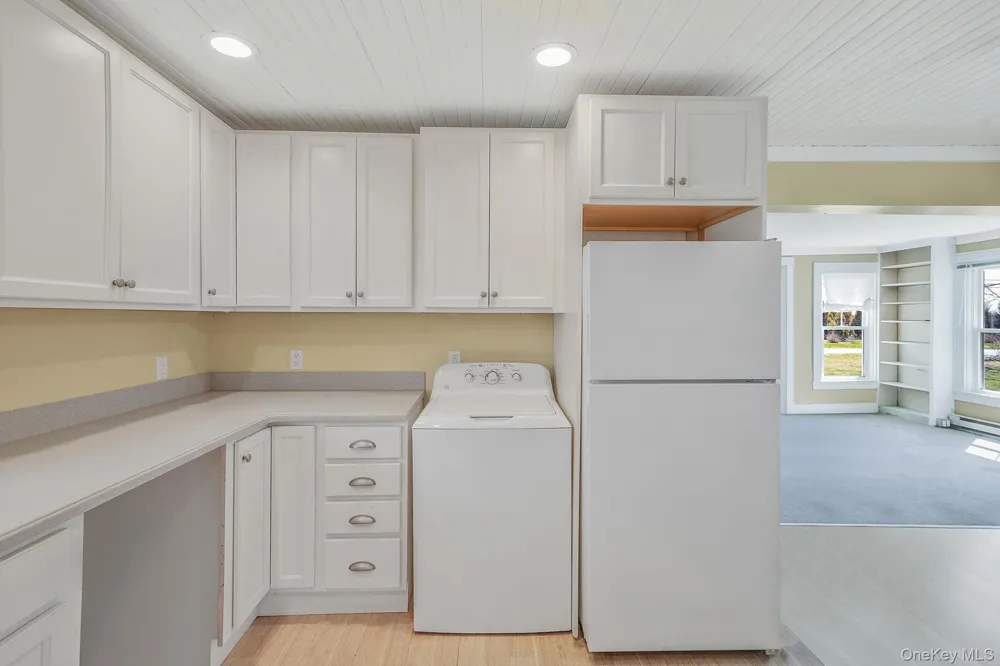 5528 Sound Avenue Riverhead, NY 11901