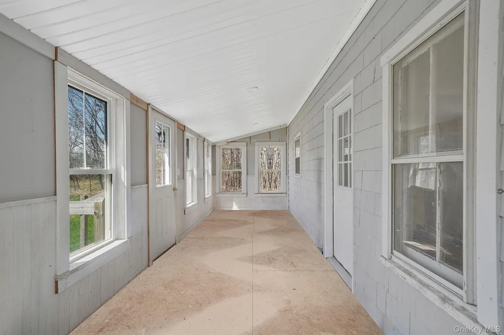5528 Sound Avenue Riverhead, NY 11901