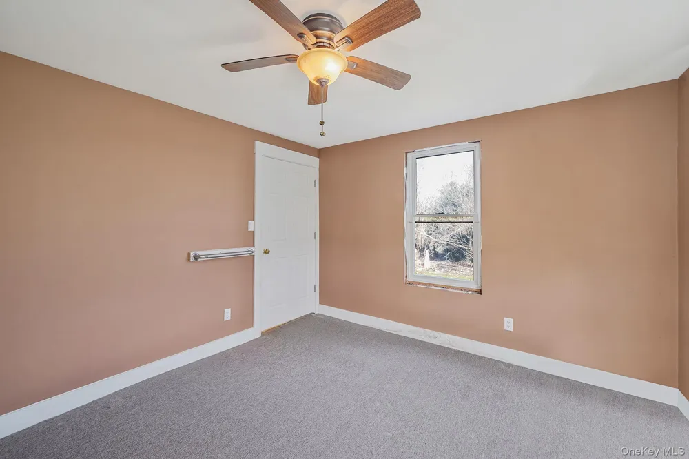5528 Sound Avenue Riverhead, NY 11901