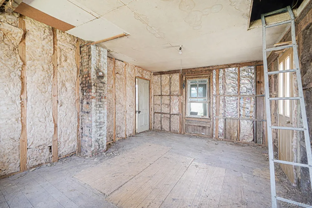 5528 Sound Avenue Riverhead, NY 11901