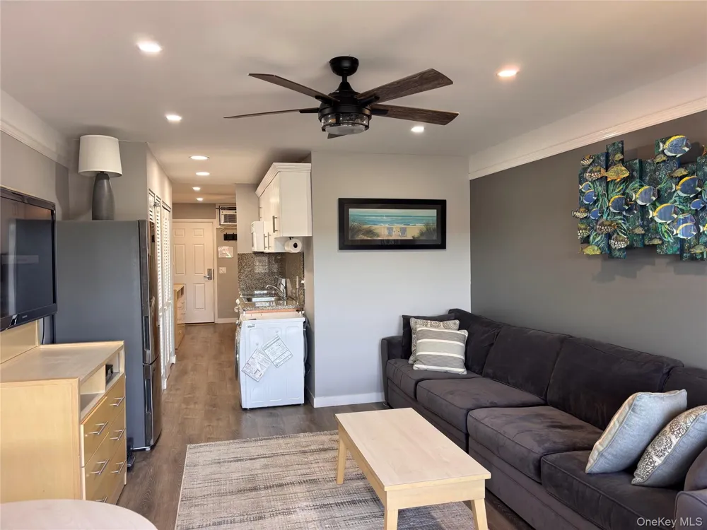 131 S Emerson Avenue #224 Montauk, NY 11954