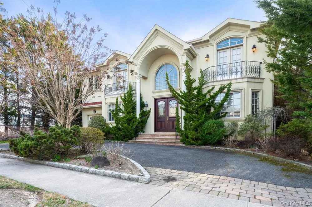 70 Lewis Avenue Atlantic Beach, NY 11509
