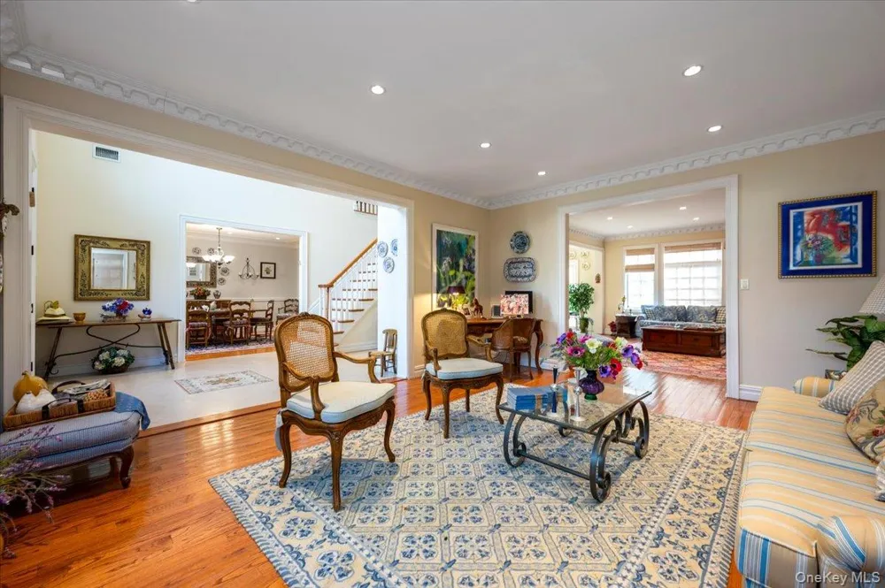 70 Lewis Avenue Atlantic Beach, NY 11509