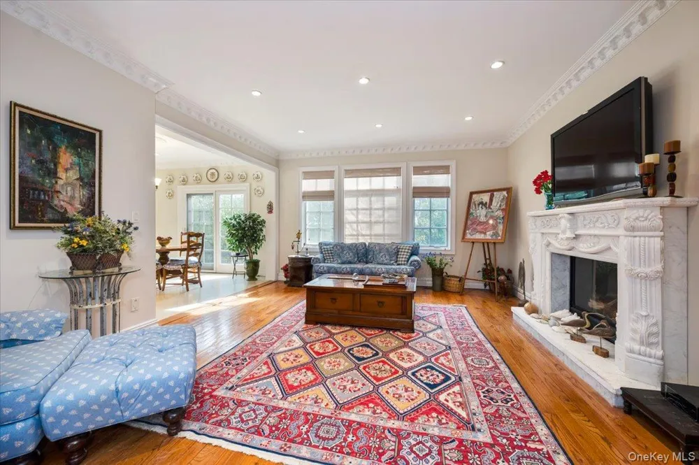 70 Lewis Avenue Atlantic Beach, NY 11509