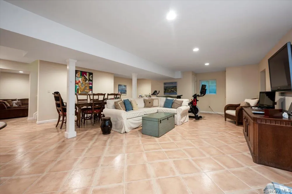 70 Lewis Avenue Atlantic Beach, NY 11509