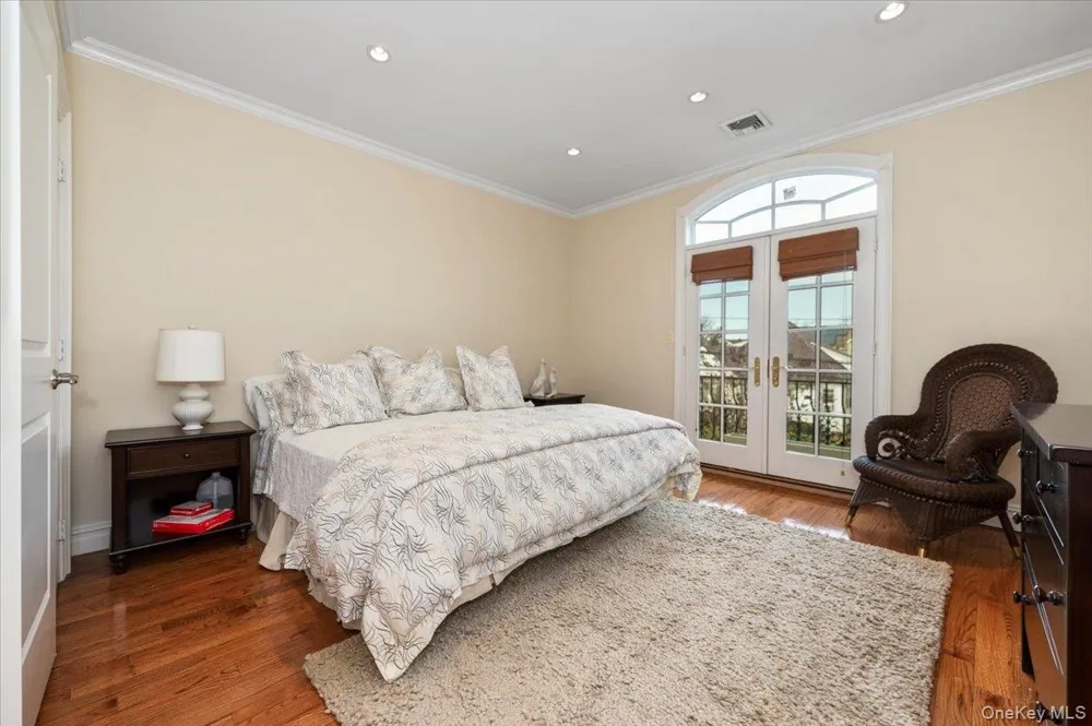 70 Lewis Avenue Atlantic Beach, NY 11509