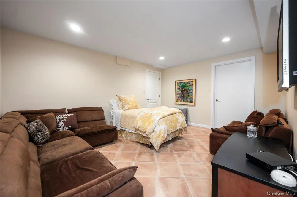70 Lewis Avenue Atlantic Beach, NY 11509