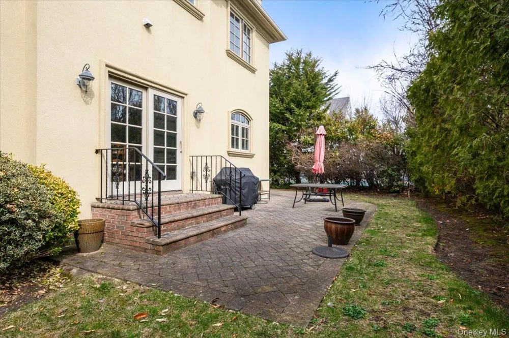 70 Lewis Avenue Atlantic Beach, NY 11509