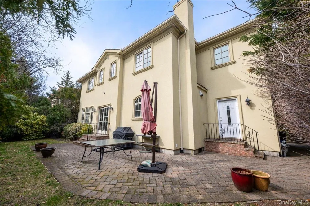 70 Lewis Avenue Atlantic Beach, NY 11509
