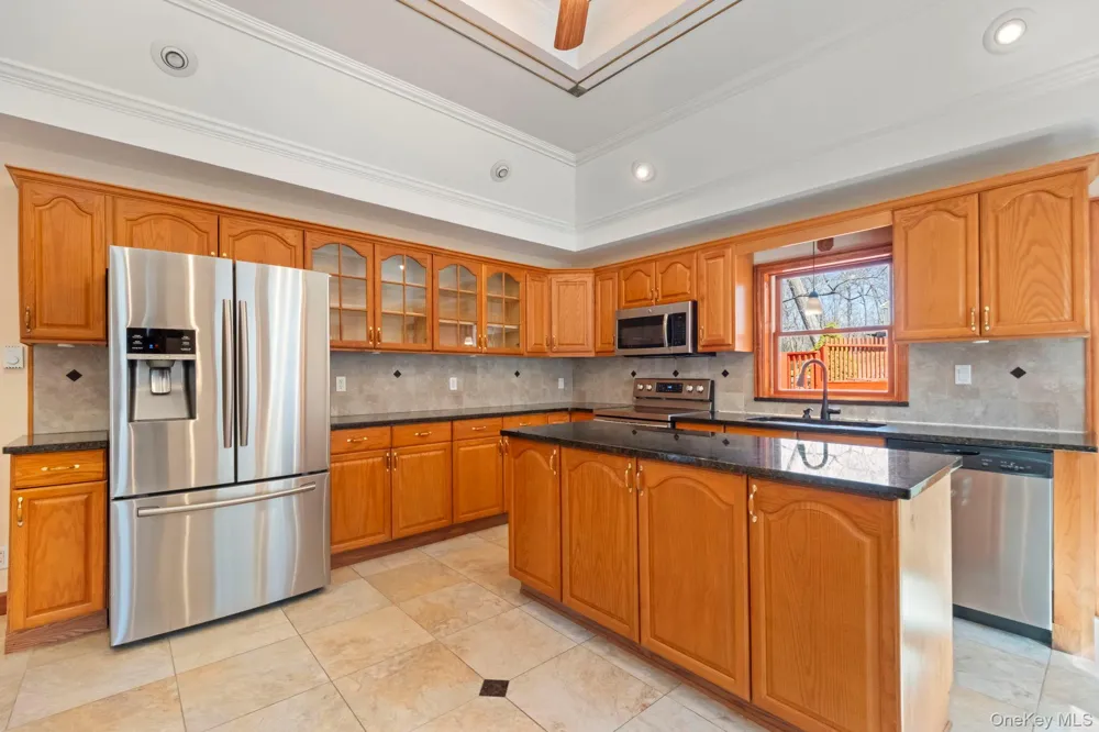21 Jackson Road Mahopac, NY 10541