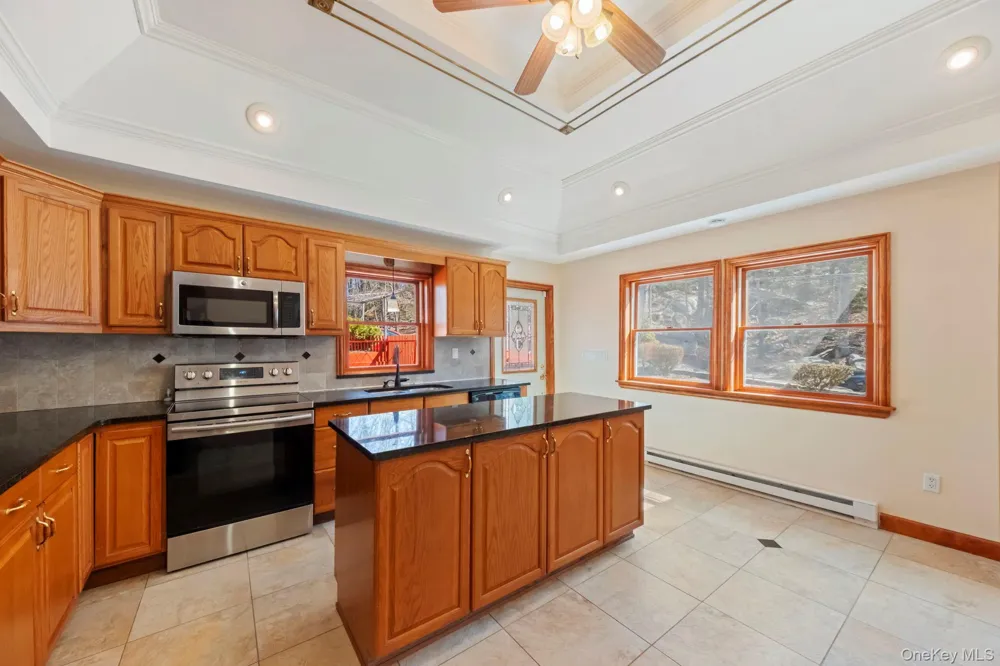 21 Jackson Road Mahopac, NY 10541