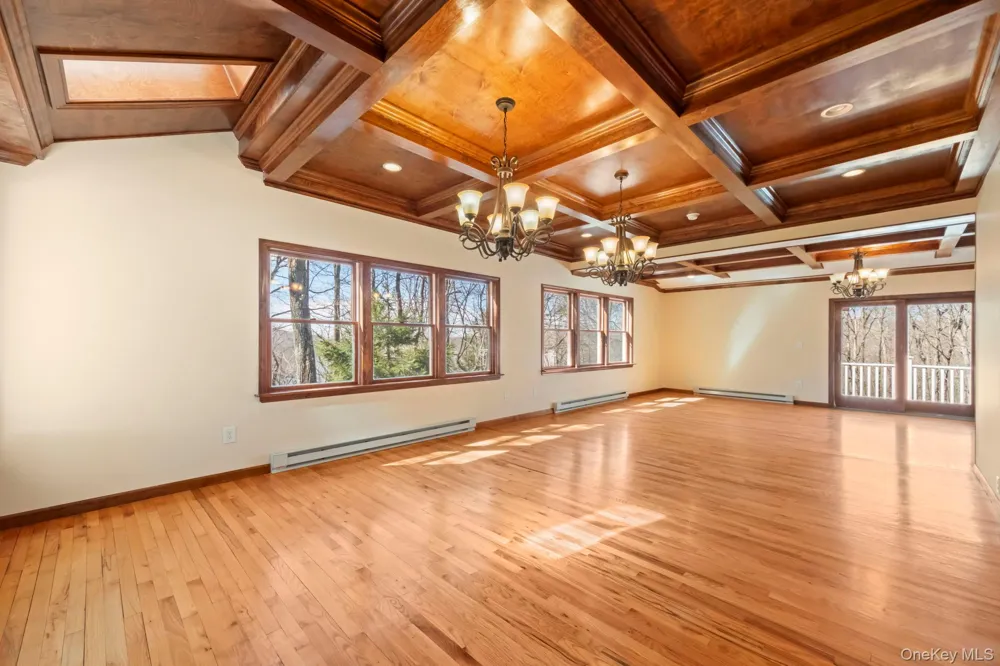 21 Jackson Road Mahopac, NY 10541