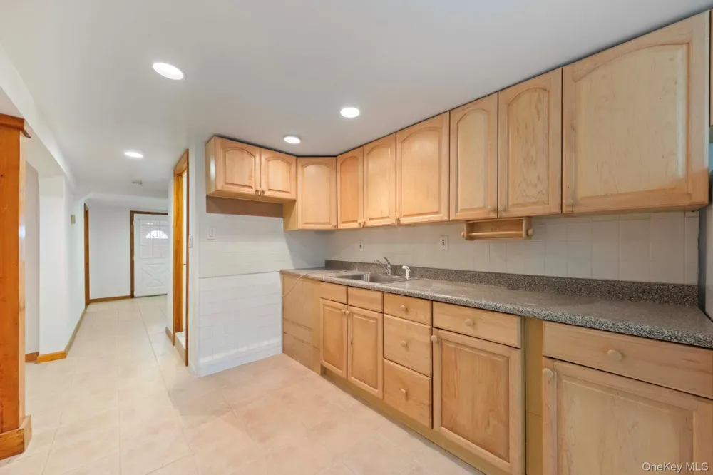 21 Jackson Road Mahopac, NY 10541