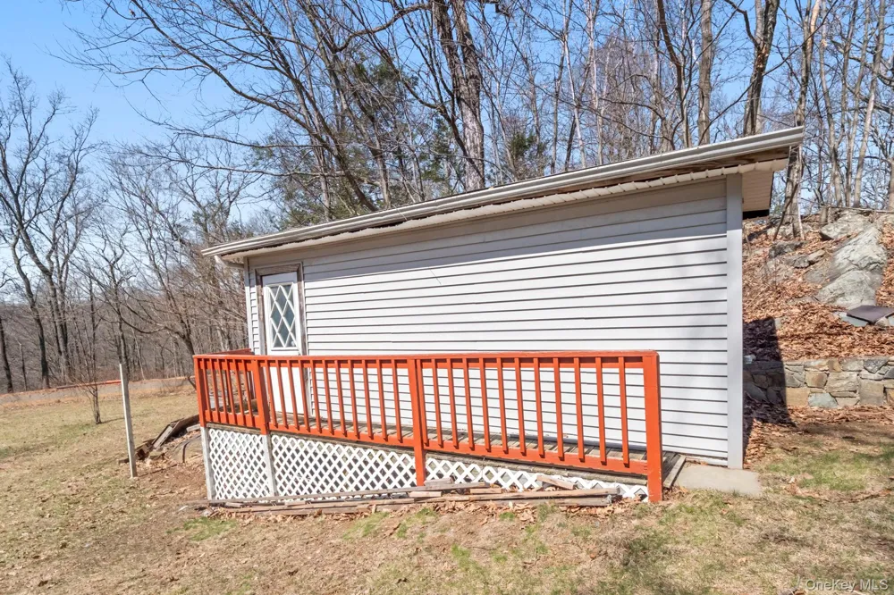 21 Jackson Road Mahopac, NY 10541