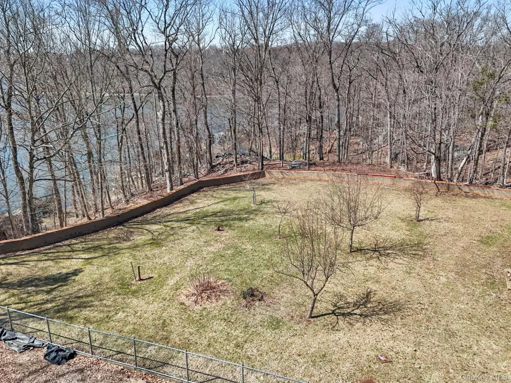 21 Jackson Road Mahopac, NY 10541