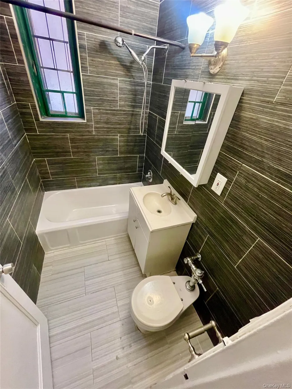 1594 Metropolitan Avenue #TD Bronx, NY 10462