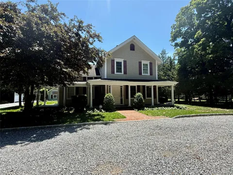 496 North Country Road