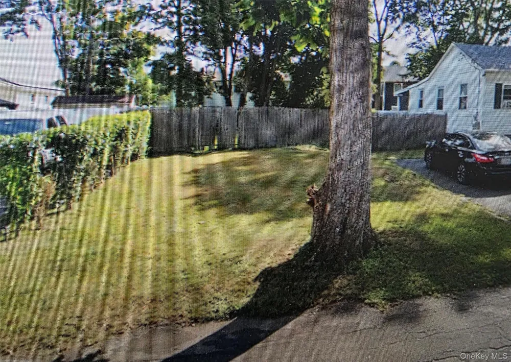 25 S 23rd Street Wyandanch, NY 11798
