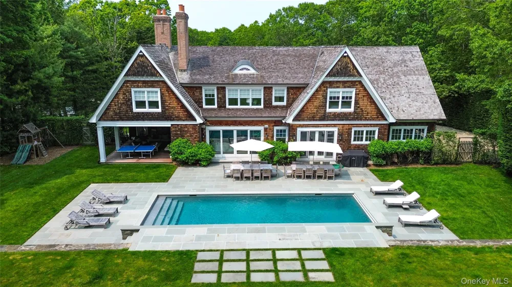 14 W Hills Court Southampton, NY 11968