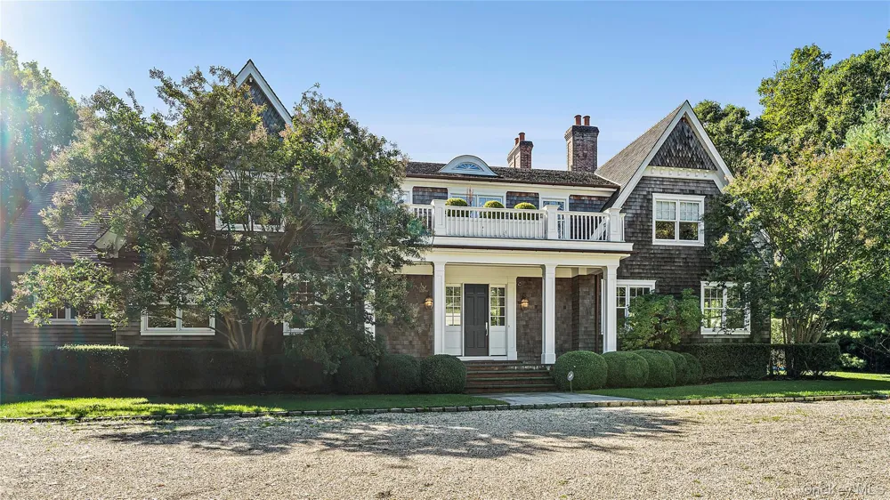 14 W Hills Court Southampton, NY 11968