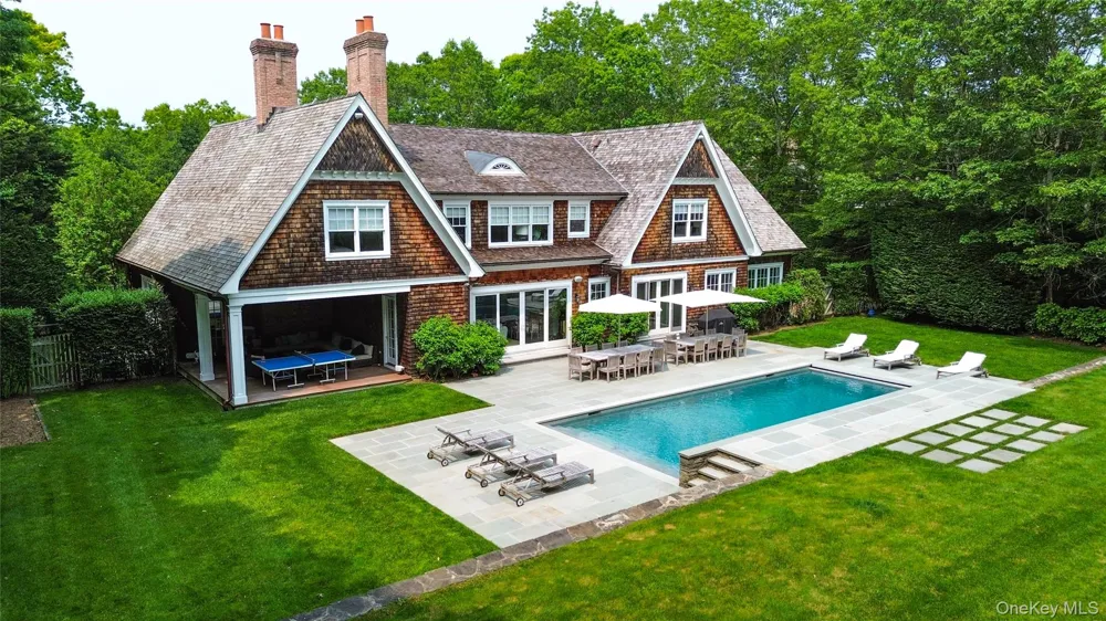 14 W Hills Court Southampton, NY 11968