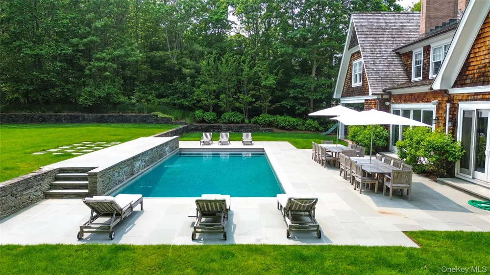 14 W Hills Court Southampton, NY 11968