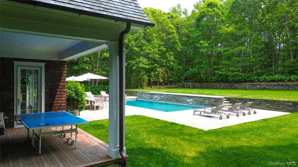 14 W Hills Court Southampton, NY 11968