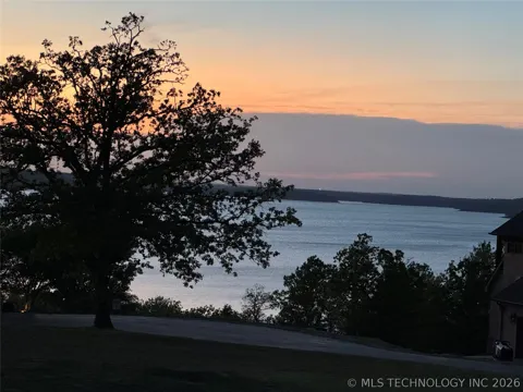 9 Shoreline Drive