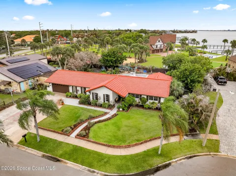 305 Sand Pine Road