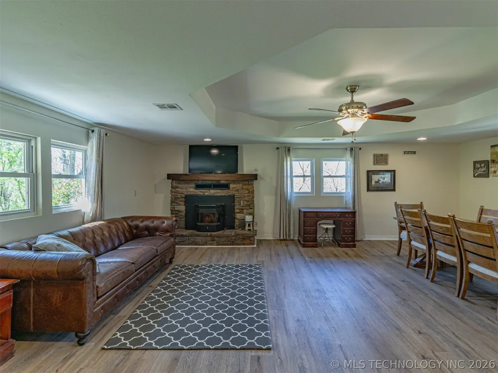 20045 County Road 502 Colcord, OK 74338