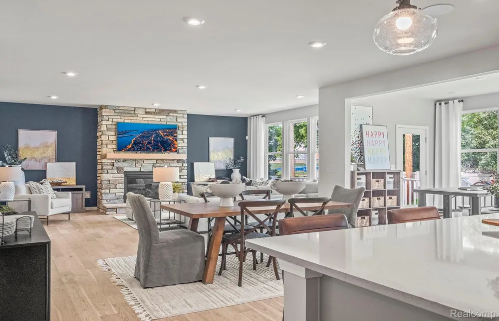 635 Gretchen Lane Saline City, MI 48176