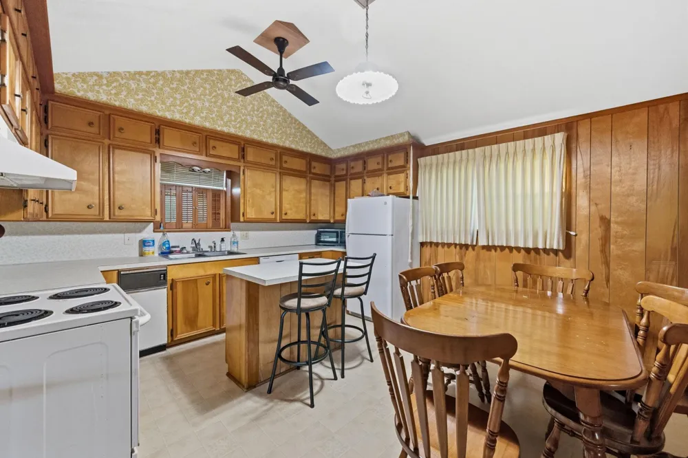 804 N Cleveland Dayton, TX 77535