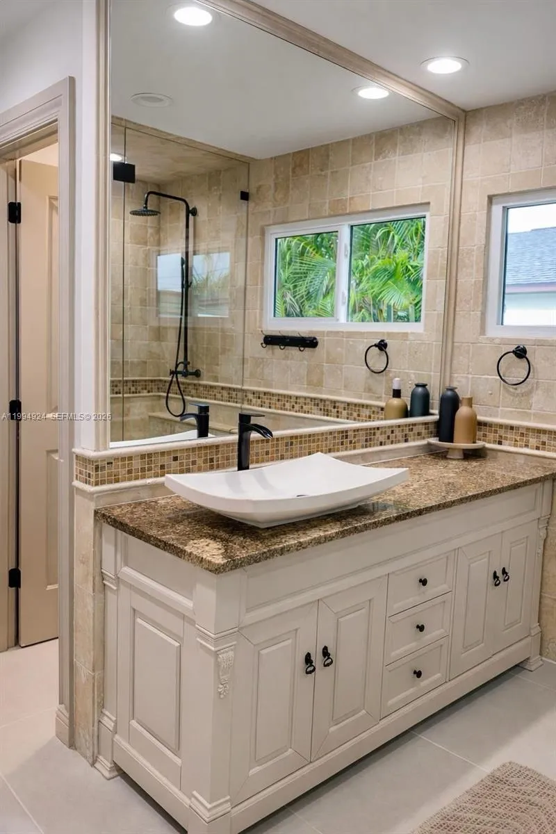 808 52nd ST Cape Coral, FL 33914