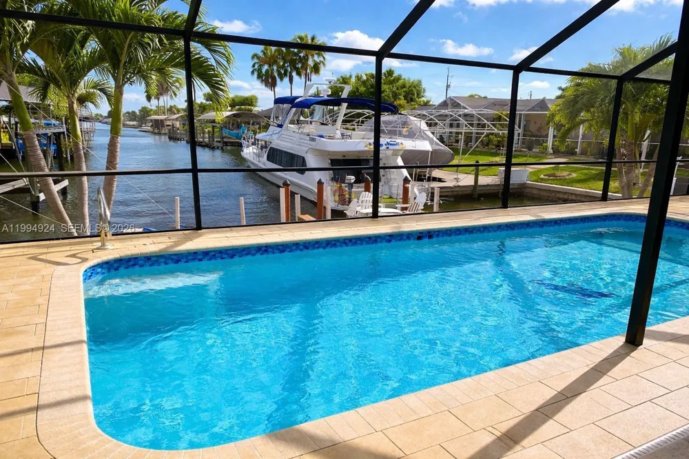 808 52nd ST Cape Coral, FL 33914