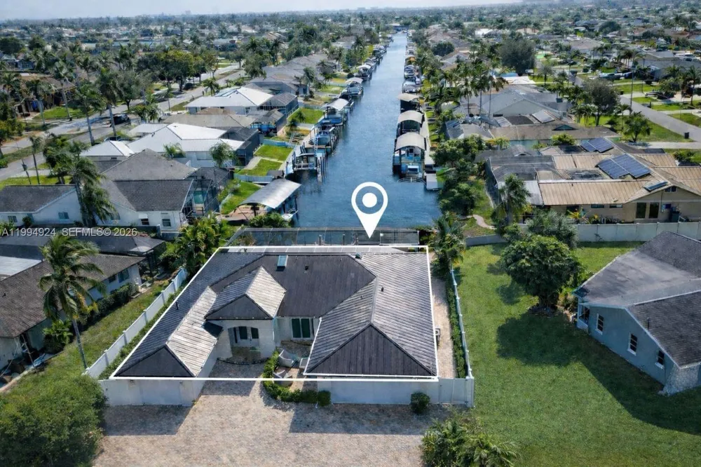 808 52nd ST Cape Coral, FL 33914