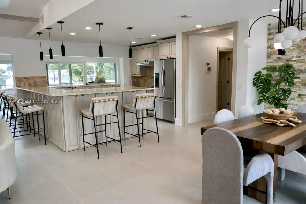 808 52nd ST Cape Coral, FL 33914
