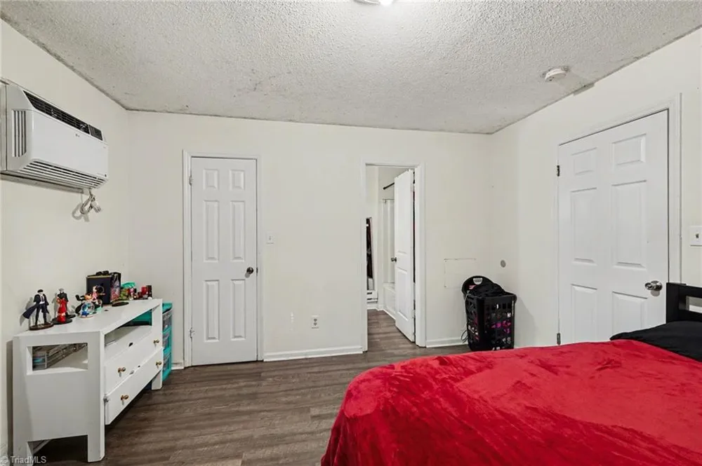1954 Lakeview Road Asheboro, NC 27203